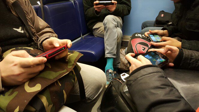 PS Vita dans le métro